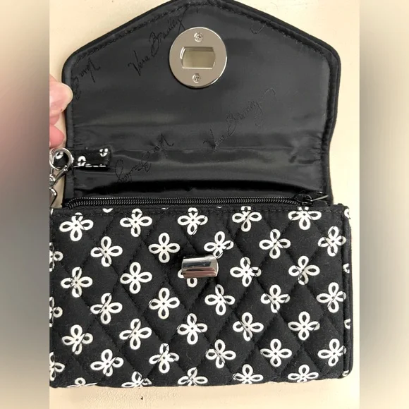 Vera Bradley Your Turn Quilted Smartphone Wristlet - Picture 2 of 7